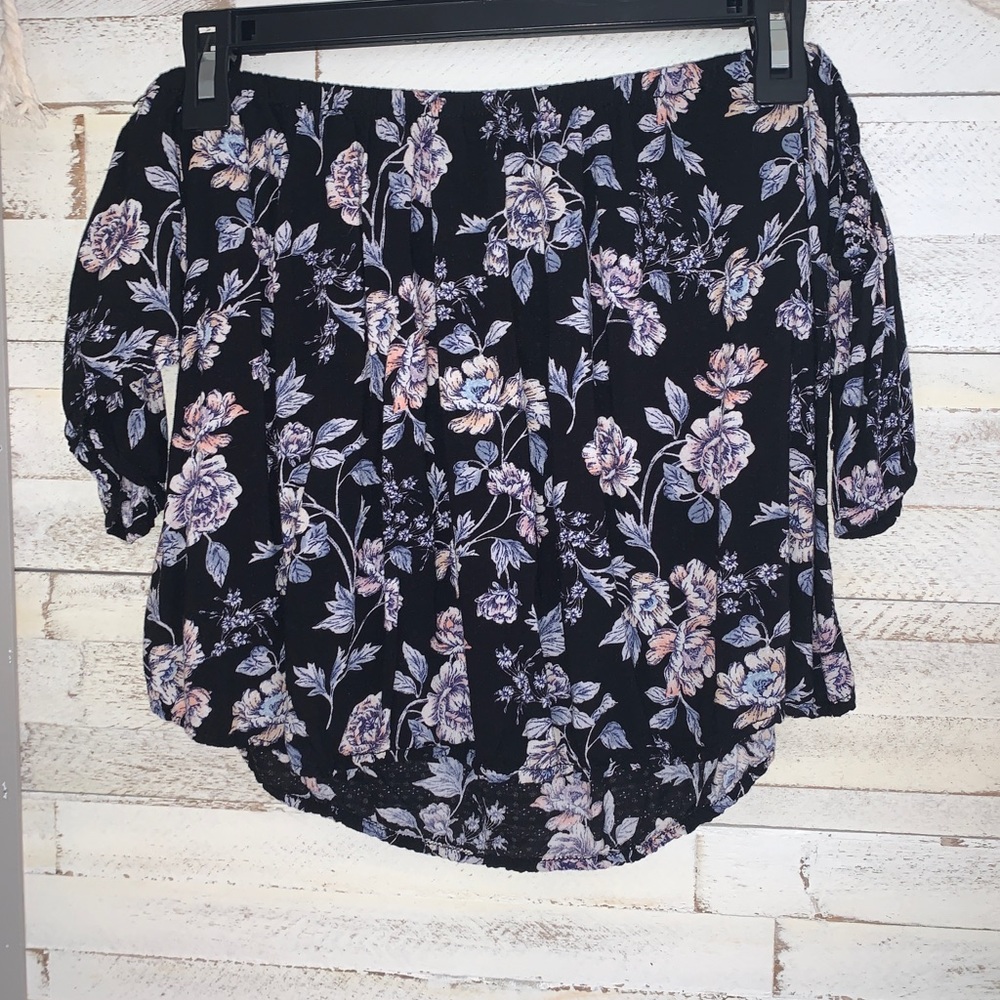 American eagle floral tank! Off the shoulder
